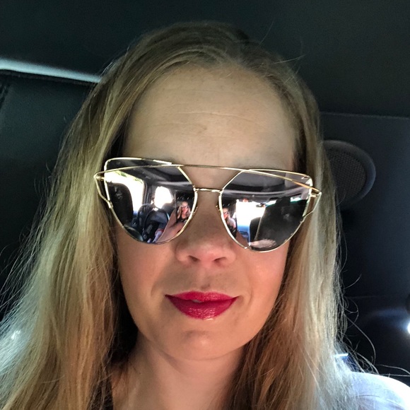 Meet your Posher, Kelly - Picture 1 of 1